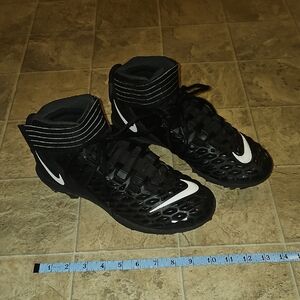 Nike Black and White Athletic Cleats